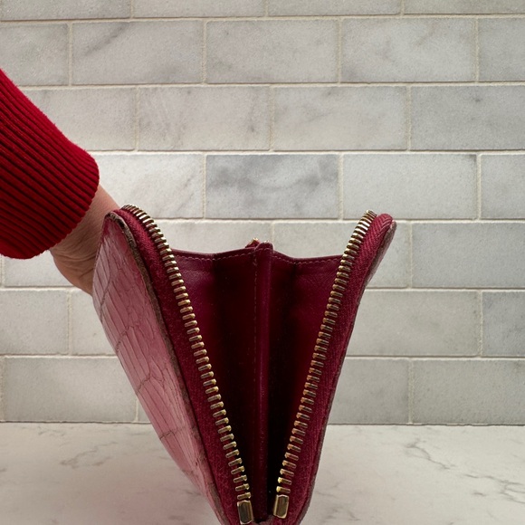 MIU MIU Croc Embossed Pink Leather Long Zip Wallet. Used Authentic - Picture 6 of 9